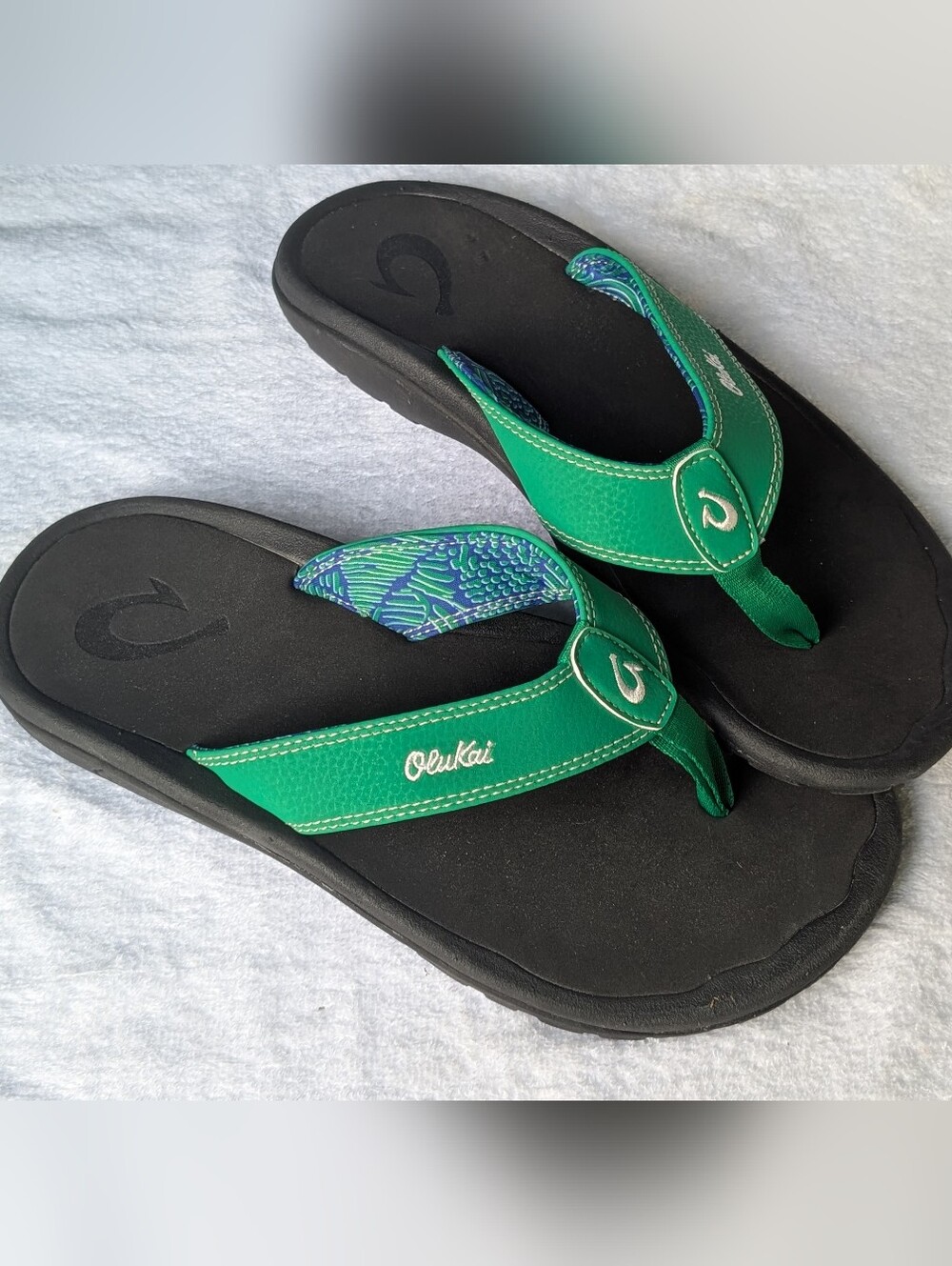 OluKai Mens Ohana Flip Flips Size 9